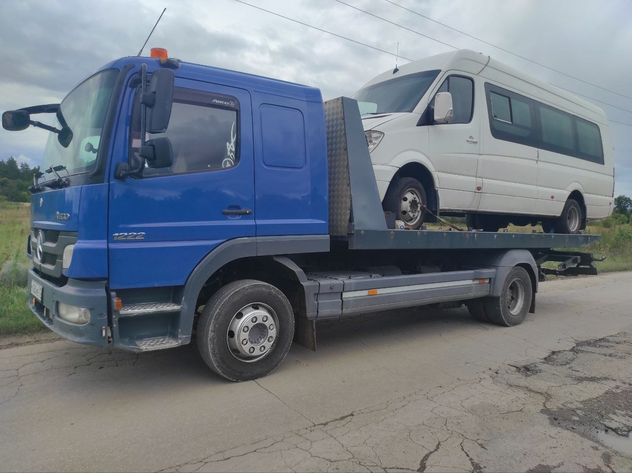 Эвакуатор Солнечногорск — погрузка на парковке ТЦ